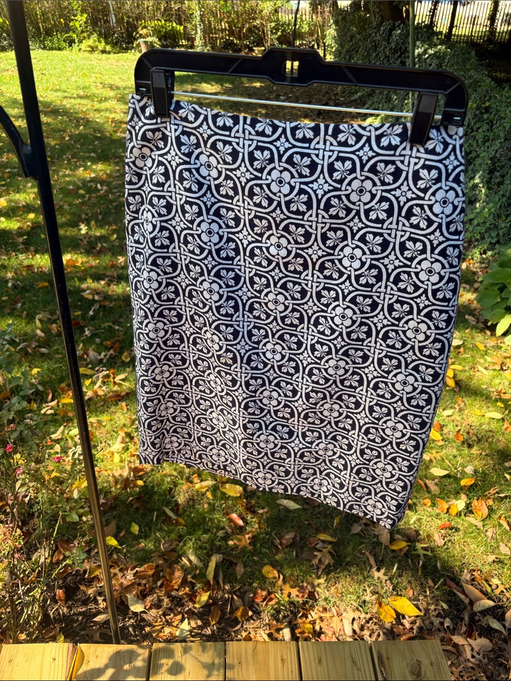 Talbots Navy and White Geometric Floral Pencil Skirt